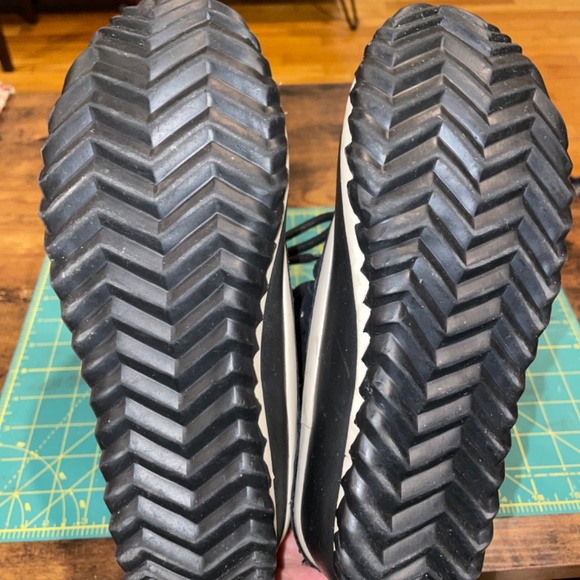 SOREL Caribou Slim Snow Boots - Picture 6 of 9